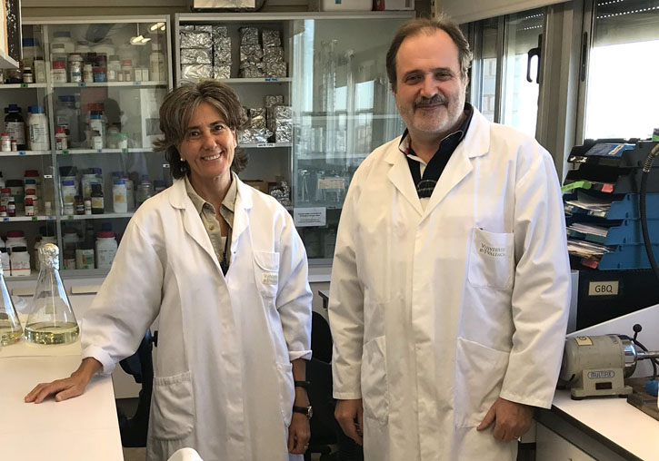 Yolanda Bel, senior scientist of Biotecmed and Baltasar Escriche, professor of the Department of Genetics of the University of Valencia.